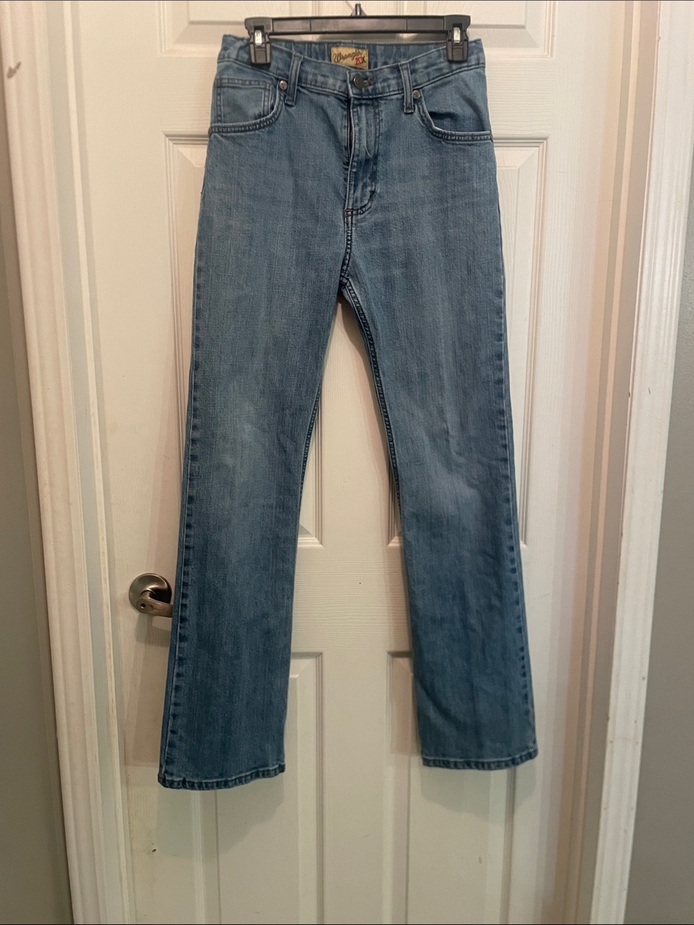 Wrangler 20x boys 18 slim Classic Straight-Leg Jeans in Light Blue Denim
